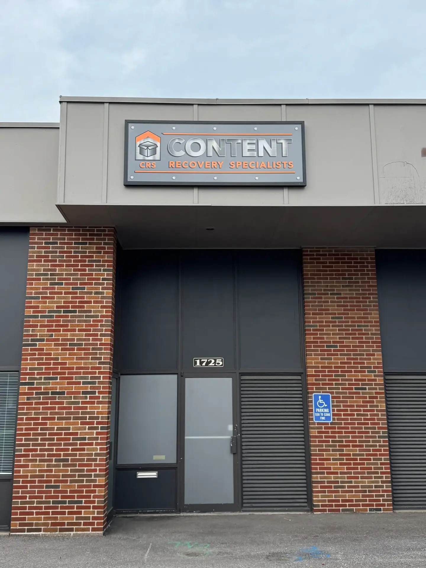 An exterior photo of the new CRS St. Louis Warehouse